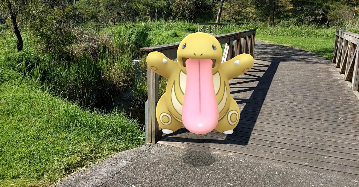 Lili_Bear26's tweet photo. Sir Lickitung and I visited the park in our town today 😁 #pogoAR #ARPhotography https://t.co/Tw6GMFAW29