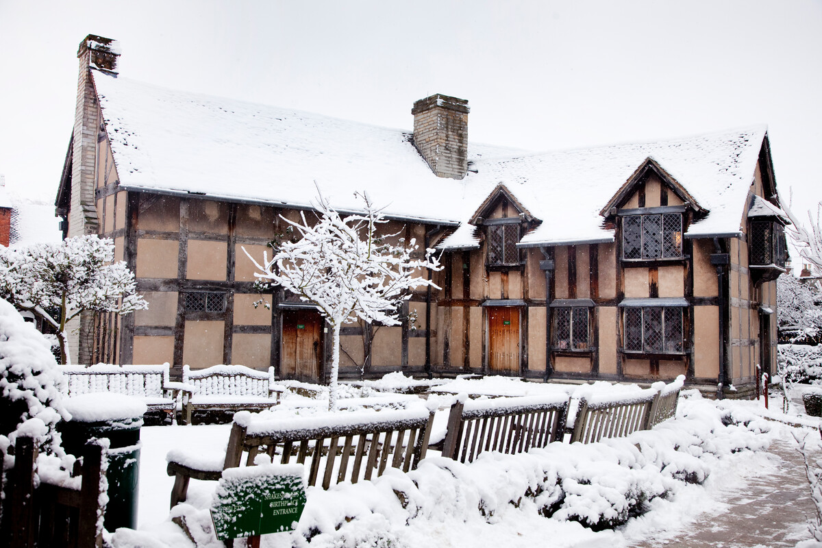 ❄️Winter Opening Hours Update❄️

From 31 Oct Anne Hathaway's Cottage and Shakespeare's New Place will close for the winter season. 

You still have the opportunity to discover the start of Shakespeare's story at his Birthplace, open daily.

For more info: bit.ly/3Tw5qlo