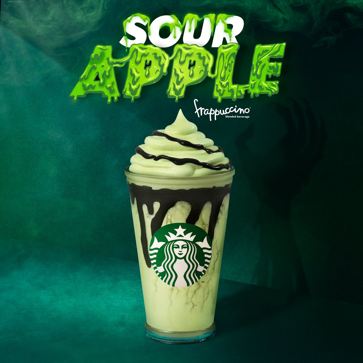 Çanlar Sour Apple Frappuccino® için çalıyor. ​ Ekşi elma tadıyla her yudumda için ürperecek.🍏👻