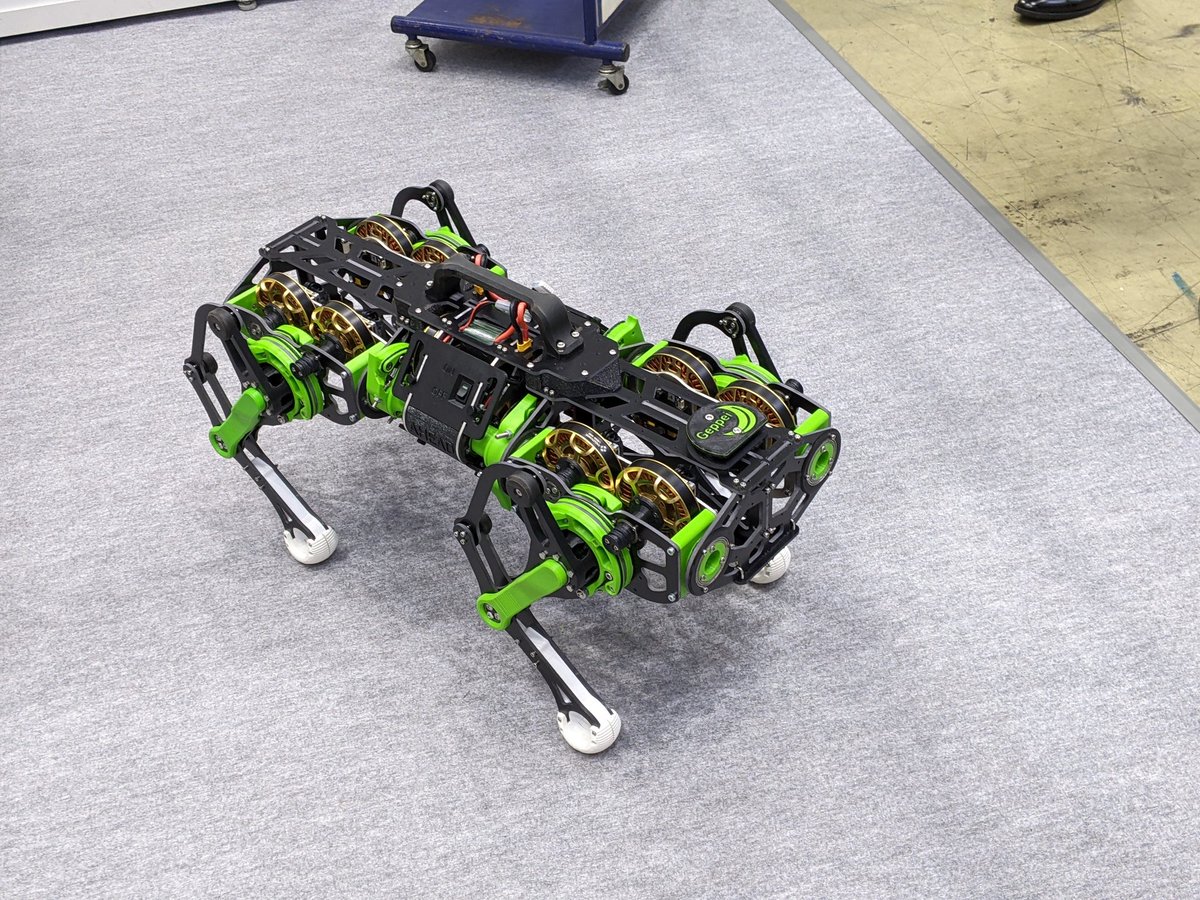 lambda_robot's tweet photo. ダイレクトドライブかなと思ったらベルトで減速してました。
ガラエポ板と3DPメイン
研究用犬ロボだそうです。 https://t.co/tnRZ16oztA
