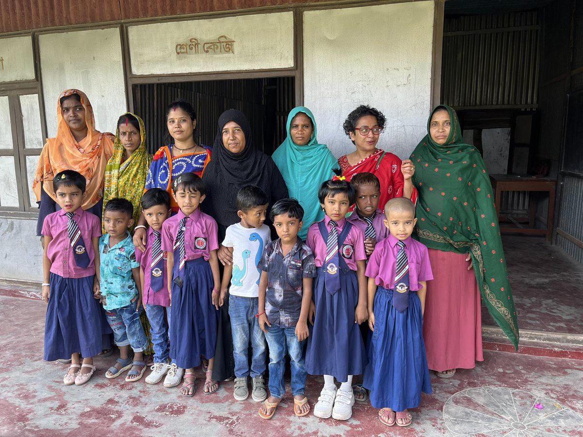 PoppyJaman's tweet photo. A BIG wave from a little school in Sharishabad. The mums of the preschoolers also hang out here encouraging their kids, often the first in their family, to start an education journey. We want to help replace the old tin school building with a new eco-building. DM if you would too https://t.co/EJ1J9MPOrG
