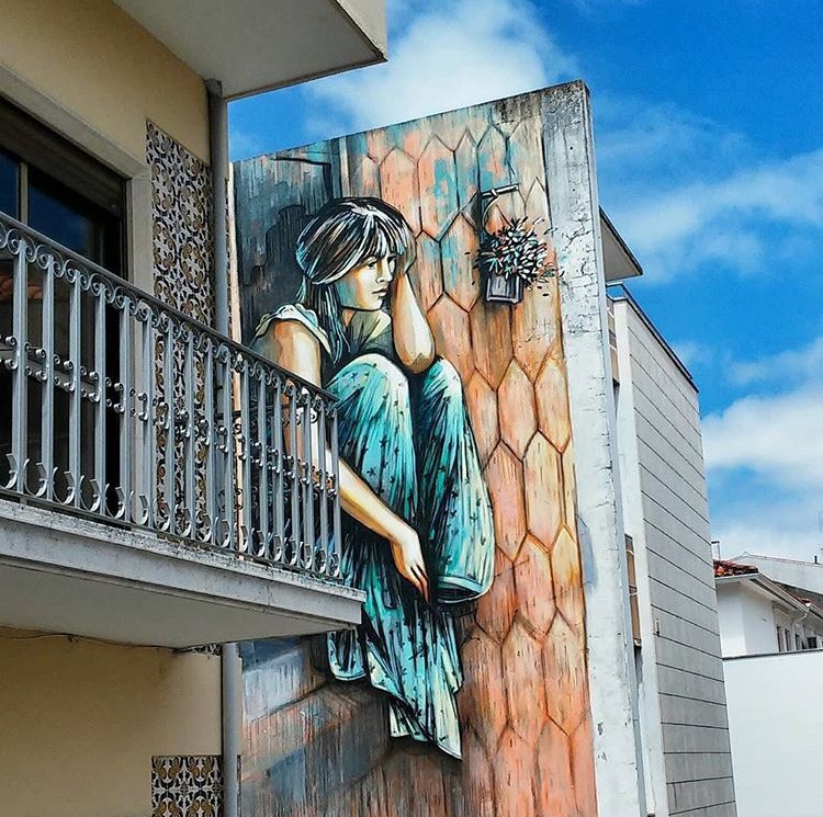 Paula_graffiti's tweet photo. #StreetArt by Alice Pasquini in Leiria, Portugal 🇵🇹 https://t.co/OBusZZkpuq
