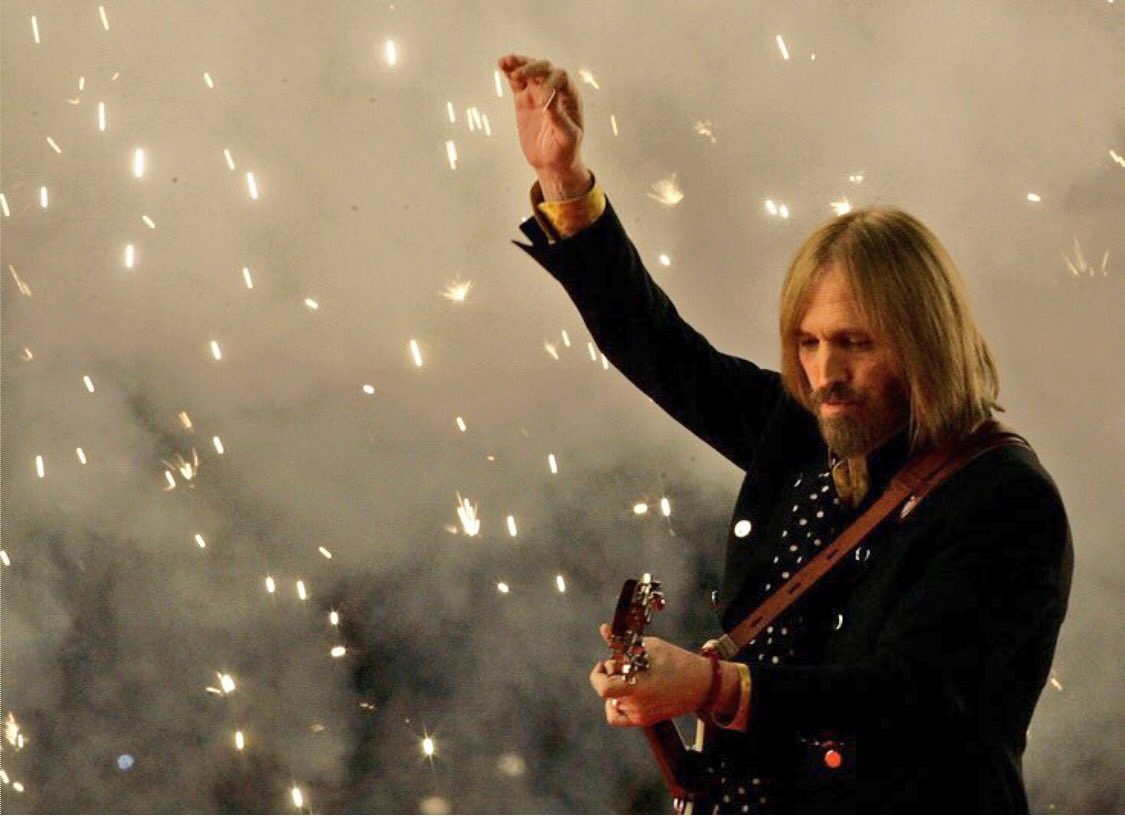 TomPettyUK's tweet photo. Remembering Tom Petty today on what would have been his 72nd birthday. #OTD #HappyBirthday #HappyBirthdayTomPetty #TomPetty #TPATH #TomPettyandtheHeartbreakers https://t.co/MY0W0dT3Za