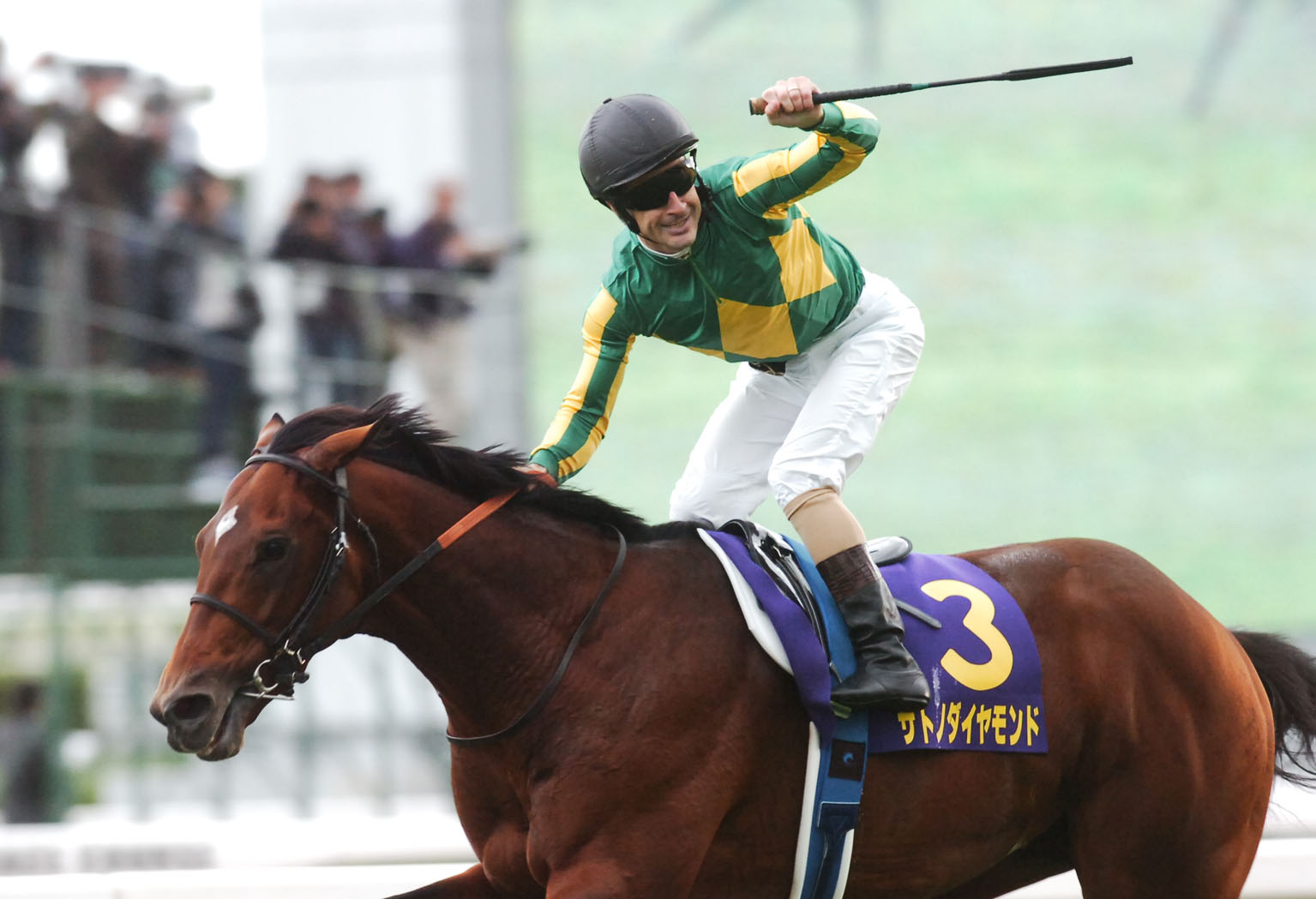 Netkeiba 菊花賞 C ルメール騎手とm デムーロ騎手は 15年のjra通年免許取得以降は毎年 菊花賞に騎乗していましたが 今年は初めて騎乗なし ルメール騎手はこのレース 2 2 1 2 と抜群の信頼度でした 写真は16年サトノダイヤモンド 17年