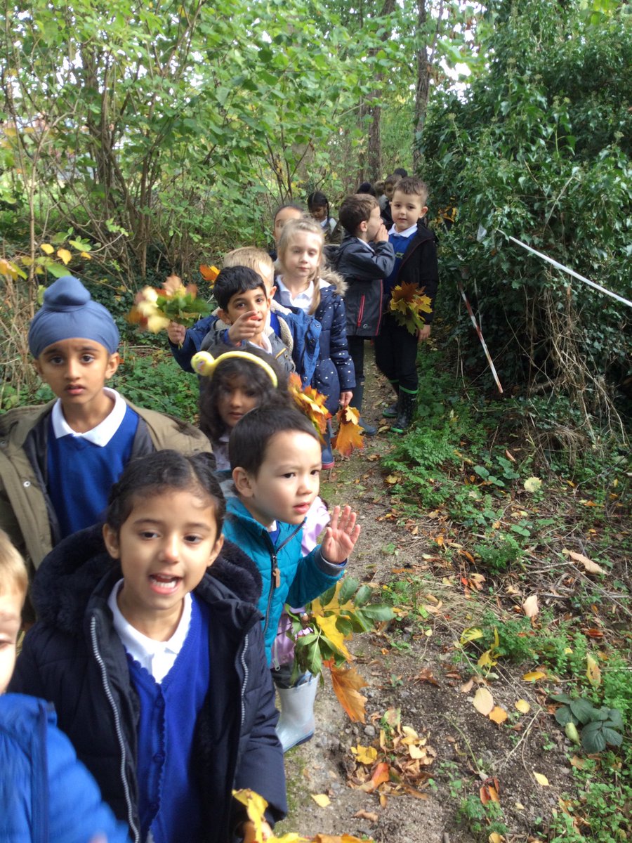 gfprimarycov's tweet photo. Reception had a wonderful welly walk. We enjoyed looking in the school grounds for signs of Autumn. πππ #GFReception #wellywalk #autumnfun https://t.co/hJqTRS7py4