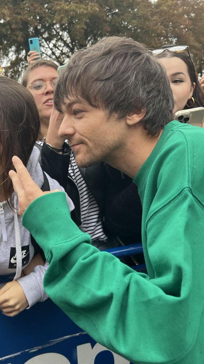 silver fox (@silverf0xlinson) on Twitter photo 