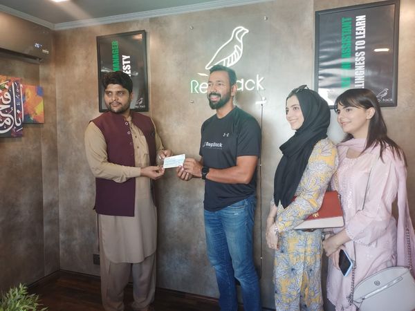 AlkhidmatO's tweet photo. Alkhidmat is proud to acknowledge the effort from the RepStack family for graciously donating a cheque of Rs. 700k for contributing to the flood relief efforts. 
#AlkhidmatFoundation #RepStack #FloodsInPakistan https://t.co/p8yVvjFFnF