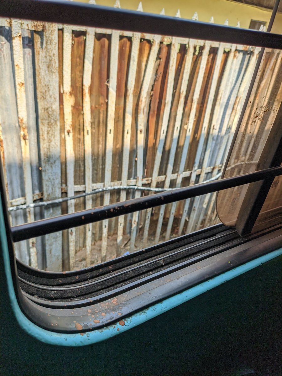 Rishabhdas9's tweet photo. Someone who has travelled before from this train has spitted at window area and it's little disgusting. Please help me get it cleaned ASAP because I have to cover my complete journey from HWH to RNC from this train
PNR -6610564029
 @EasternRailway 
@RailwaySeva @PiyushGoyal https://t.co/GKt0Ux2j0C