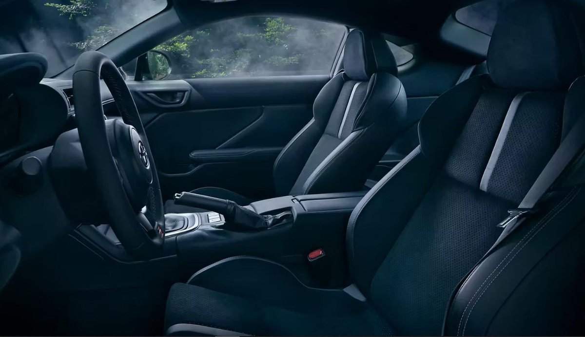 Mzansi is about to welcome what will be one of our most affordable sports cars, namely the new Toyota GR86 (176kW, 250Nm). Yes we are now using the same GR86 name as the rest of the world. RWD, 6-speed manual, natural aspiration...the car truly promises affordable thrills.