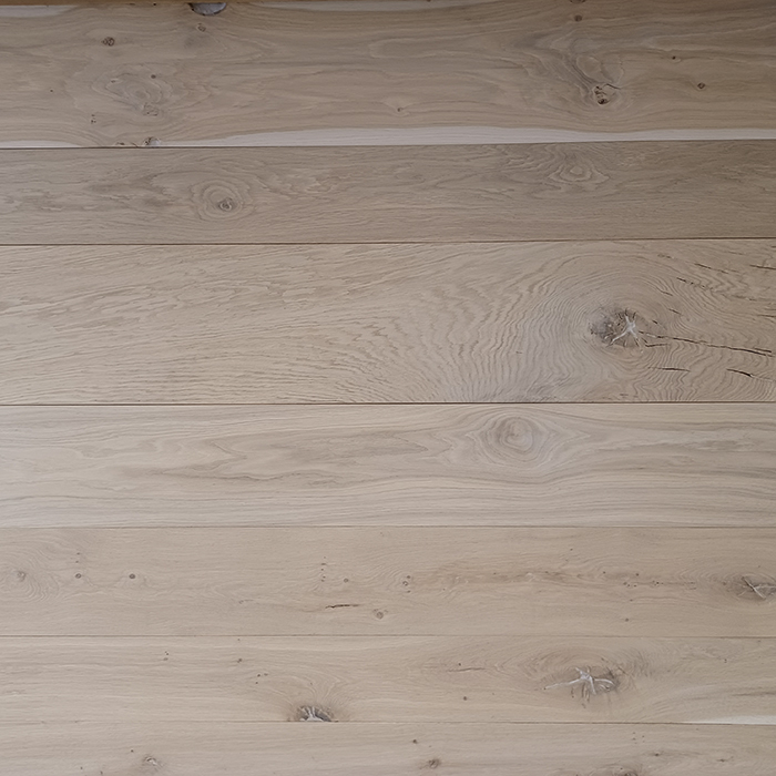 maderasvaronars's tweet photo. Nuestra tarima de roble europeo es 😍 Son piezas macizas machihembradas, fabricadas en nuestra fábrica de Villarcayo. 

#tarima #tarimademadera #tarimaderoble #tarimamaciza #parquet #parquetderoble #madera #roble #robleeuropeo #maderasostenible #maderareal #maderaautentica https://t.co/AUFoFK6NMe
