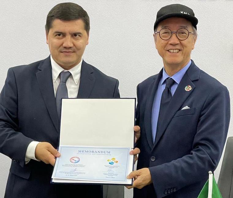 KAUST_News's tweet photo. Our #KAUST president, Tony Chan was delighted to attend the International Week of Innovation Ideas #innoweek2022 under the theme “Green innovations for sustainable development” in Uzbekistan and meet with Tashkent's top universities.
#INNOTechnopark #InnoWeek https://t.co/HyewP9pPUF