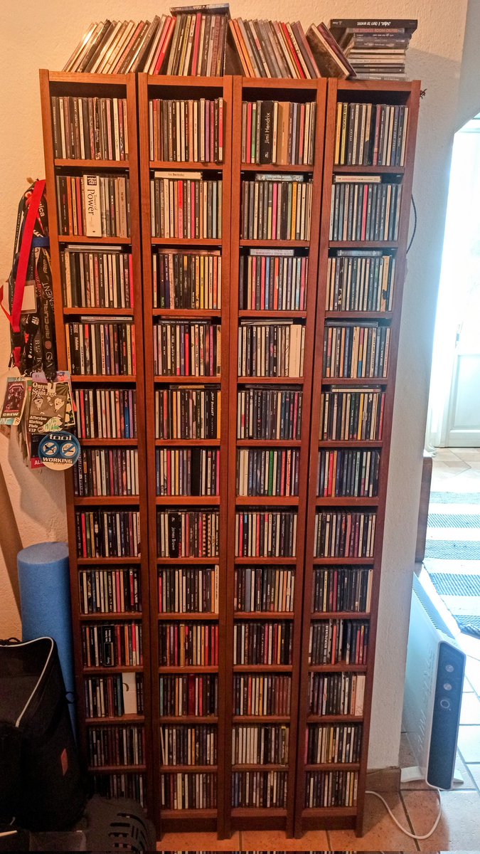 ReneCuignon's tweet photo. @killyourfm @foofighters My 600 CD collection. (on sale now). 😂 https://t.co/D0OuYzzXzv