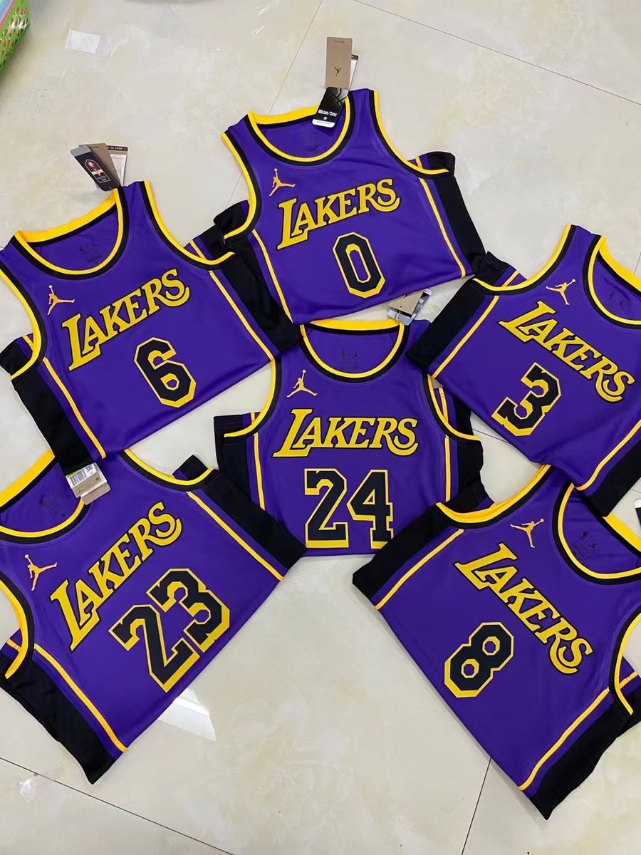 allo_he's tweet photo. Would you cop these lakers jerseys?
Got them in all sizes
#lakers #Lakersnation #lebronjames #AnthonyDavis #NBAjerseys #lbj #losangeleslakers https://t.co/jC16Bl0TZQ