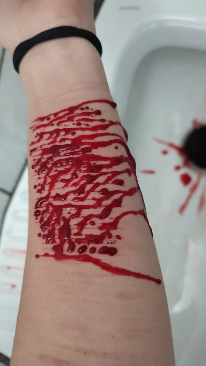 aancheto's tweet photo. school selfharm https://t.co/HFZQLiuCqj