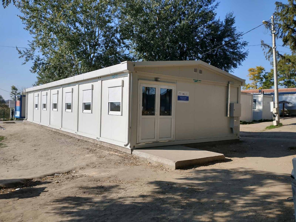eusmmserbia's tweet photo. ➡ Unapređujemo uslove za boravak migranata i izbeglica u prihvatnim i centrima za azil.
Sredstvima 🇪🇺 Evropske unije podigli smo i smeštajne kapacitete Prihvatnog centra u Subotici 🏡.
#eusmm #EUzaTEBE
@eusrbija @IOMSerbia @KIRS_SRBIJA https://t.co/yTaV2njZDr