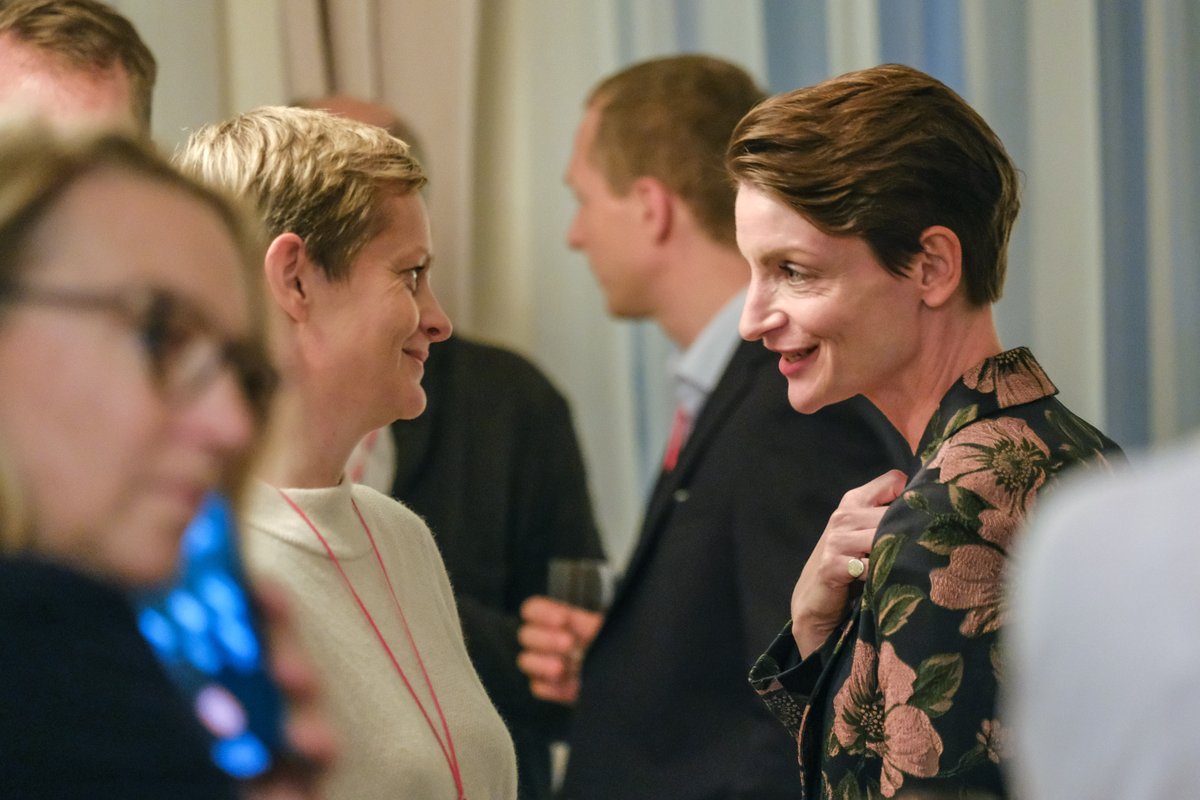 Wie erreichen #Stiftungen die junge Generation? Am 17. &amp; 18.11. diskutiert der Arbeitskreis #Stiftungskommunikation in Heidelberg über das Thema “Fresh´n woke: Wie Kommunikation dazu beiträgt, Stiftungen zukunftsfähig zu machen”. Programm &amp; Anmeldung 👉 bit.ly/3eFSquK