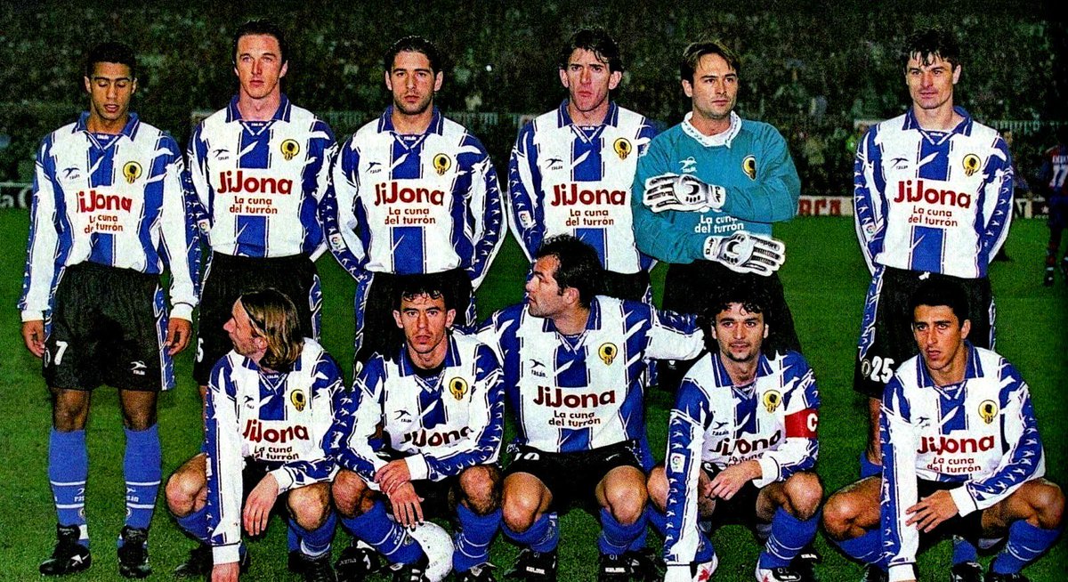OdFutbolModerno's tweet photo. ¡FELIZ CENTENARIO AL HÉRCULES DE ALICANTE!
100 años cumple el club alicantino con nombre de dios griego.  Grandes temporadas de los herculanos en 1ª y 2ª división, que en los últimos años sufre una nefasta gestión de su máximo accionista Enrique Ortiz.

¡Macho @cfhercules ! https://t.co/gT7NIzfpaC