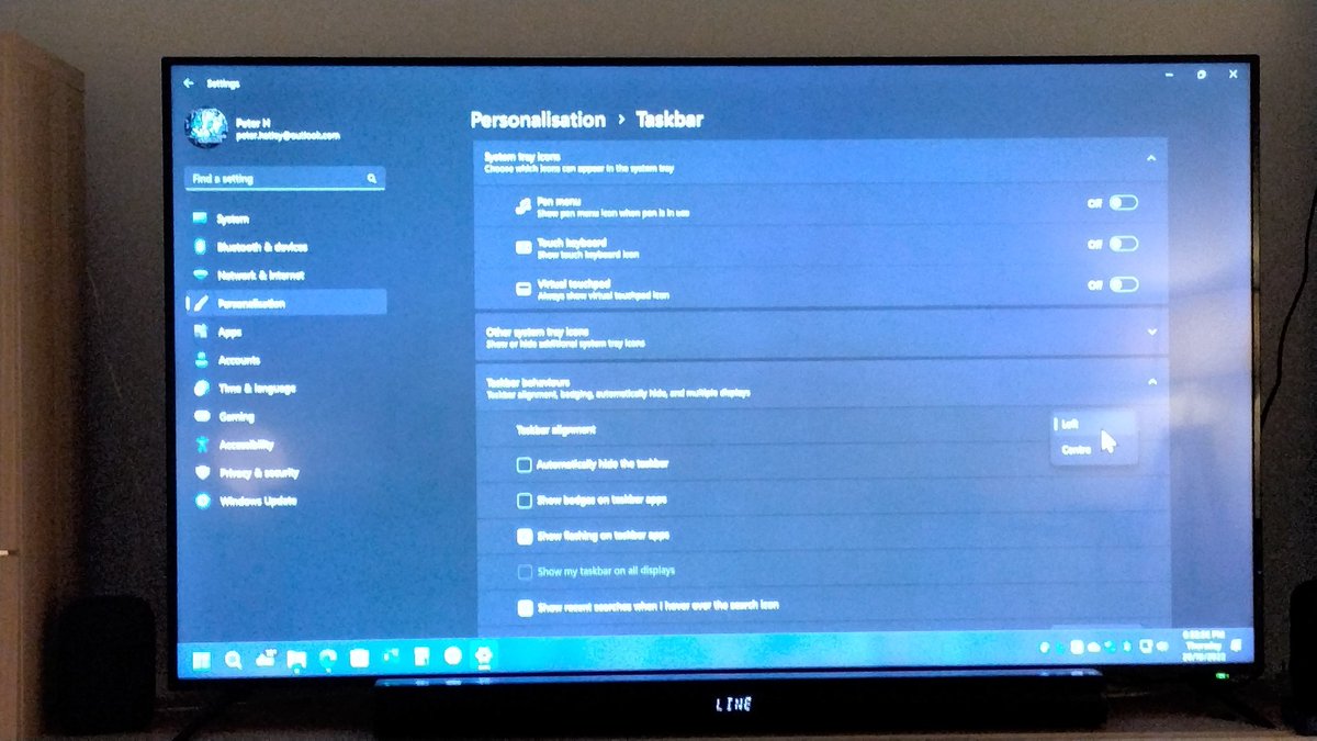 peterh_oz's tweet photo. G'day Paul @thurrott. I've been meaning to mention this for a while. I hear Leo, you &amp; MJF talking about "getting used to" centred taskbar in W11. I got this PC months ago, never had it in Insiders program, &amp; it wasn't an upgrade from W10. It's always had the option of left-align https://t.co/LIgMZDjLXl