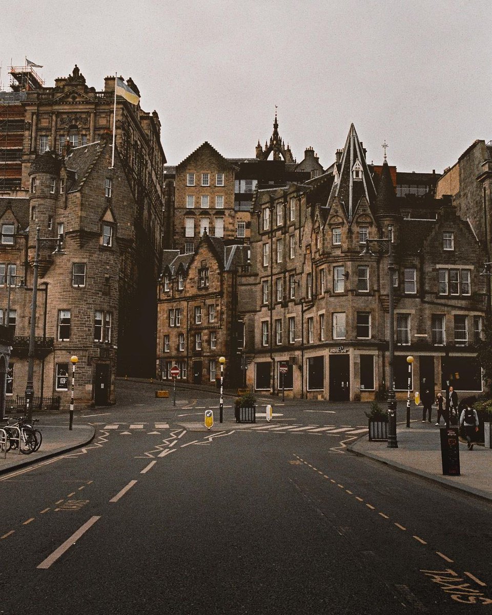 KatieDMN's tweet photo. Buzzed to head to Edinburgh in December. What should a pair of newbies who like weird things do in the city? Also restaurants, definitely need some great restaurants. https://t.co/lDQTDRuqZm
