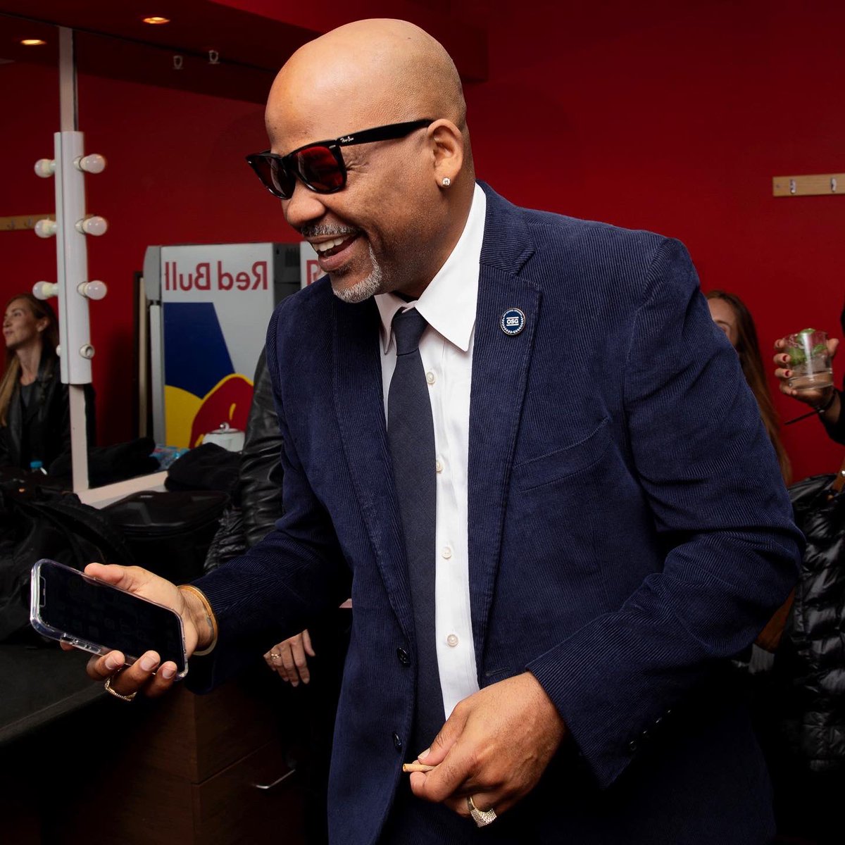 Catch 📸 tweet media