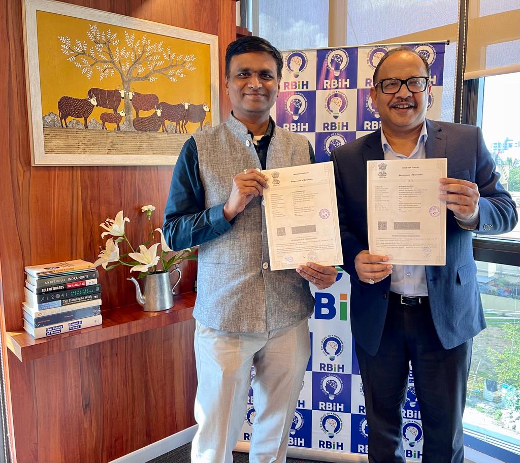 IPPBOnline's tweet photo. India Post Payments Bank (IPPB) and Reserve Bank Innovation Hub (RBIH) have joined hands to address one of the critical requirement for society’s inclusive development - Universal Access to Financial Services for a billion Indians.

Tap here to read more : https://t.co/fr7Tp3WyAn https://t.co/D6MJsxLpRd
