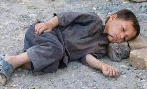 Hsawaei's tweet photo. نام...
ياصديقي نام..

وقد يكون الحجر أرق

من بعض جشع البشر

فهناك كروش قبضت

القروش

وصدت وتوارت عن 

قضايا تهم قوت الإنسان

بغالبية الأوطان... https://t.co/dTr3h2sflE