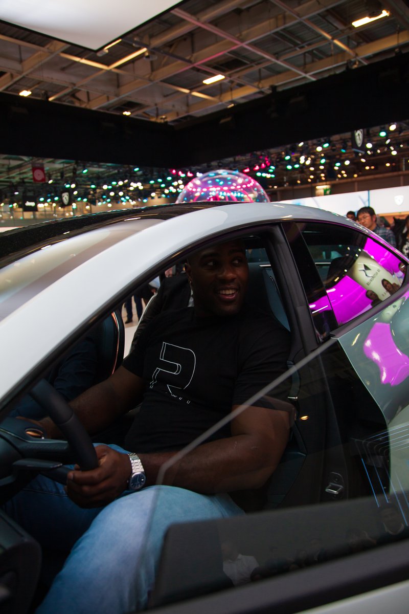 Un plaisir de présenter l'Hopium Māchina Vision à <a href="/teddyriner/">Teddy Riner</a>, légende du sport français.