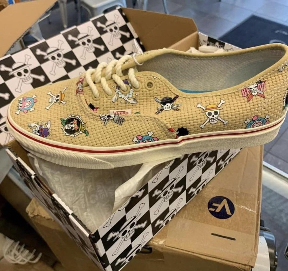 VANS x ONE PIECE

Colaboración disponible a partir del 11/11.
#ONEPIECE