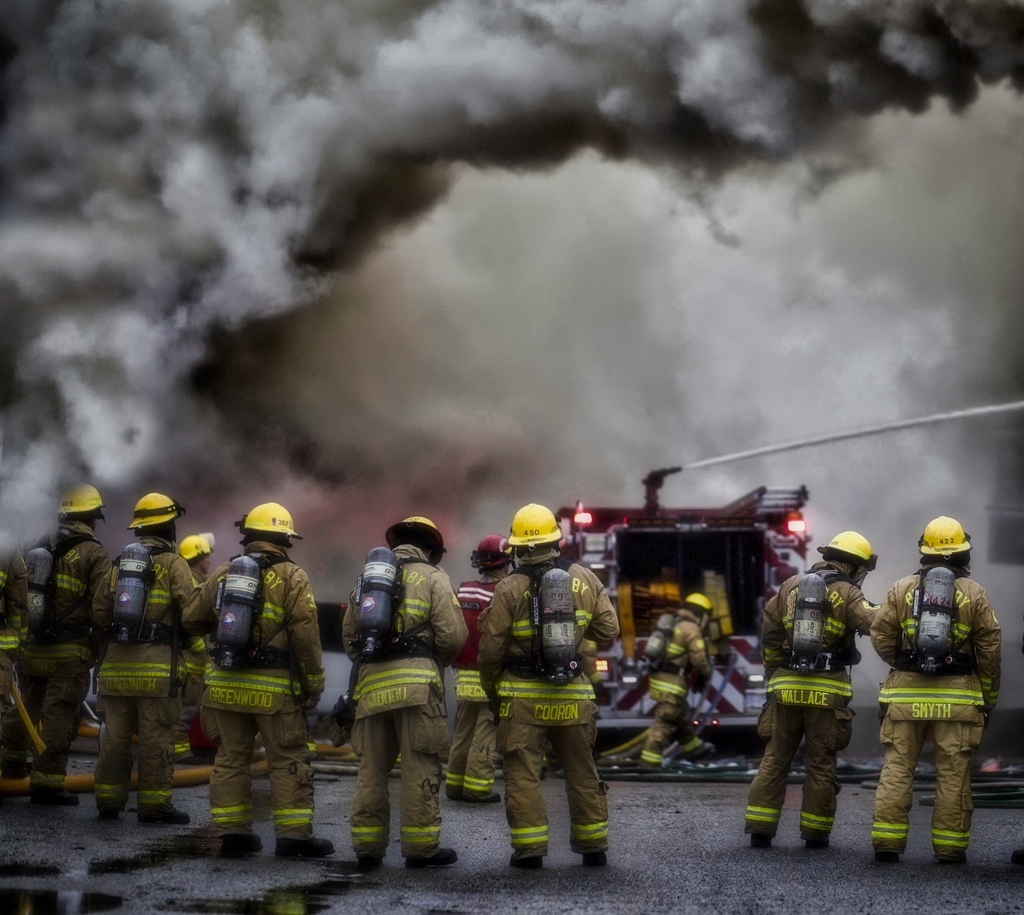 DCSheldonYoung's tweet photo. Great shot of #BurnabyFirefighters on scene of a #WorkingFire
πΈ Paul Rushton
#FirePhotos #Firefighters #BCFireFighters #BCPFFA #BCFTOA #BritishColumbia #StructureFire #IncidentCommand #OFC #FireSafety #CityofBurnaby https://t.co/IMZy7M8x3w