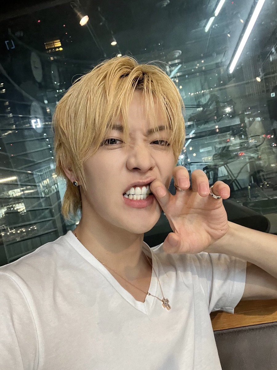 hererapuyuta's tweet photo. Kitten for good mood today
#YUKITTY
#YutaKitten
#AiKitten
#YUTA #유타 #中本悠太 #ユウタ #悠太 https://t.co/M0x9ei22g5