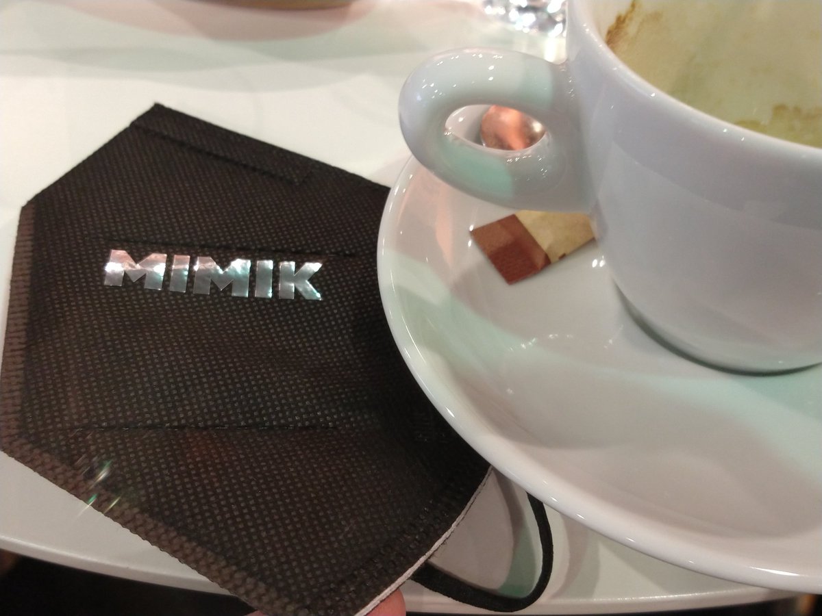 wissmann's tweet photo. Kaffe und Maske beim @KnaurVerlag Vielen Dank dafür. #Mimik #FMB22 https://t.co/klxixoUKrN