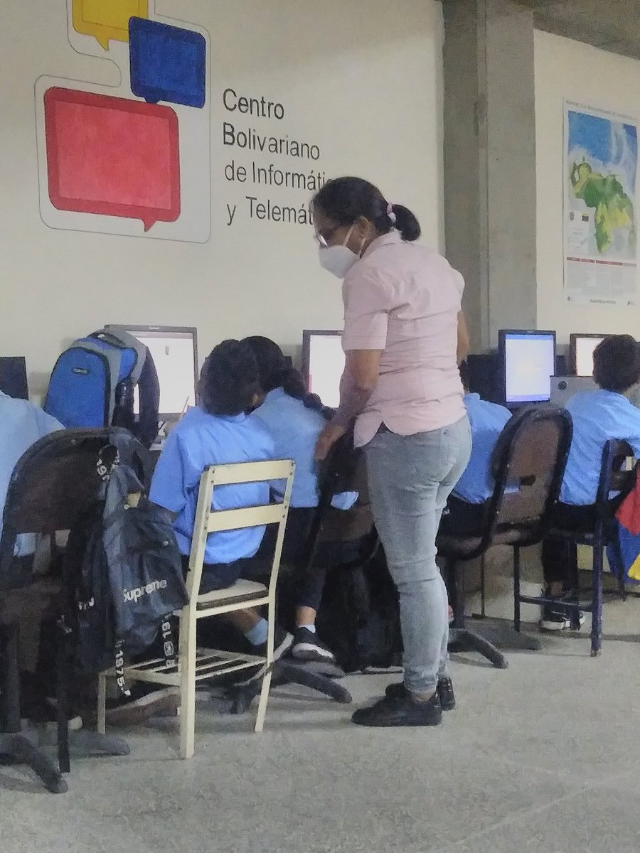 CBIT_ARRIETA's tweet photo. Hoy 20/10 Principios de la Tecnología y Producción a estudiantes de 1er Año B, por la profesora Yusmaira Parra en el Marco del cambio de pensum de la UEN Carlos Manuel Arrieta (Bachiller en Ciencia, Tecnología y Producción) @pedrogordon2121 @fundabit_ @FundabitAragua https://t.co/OyabeFTzim