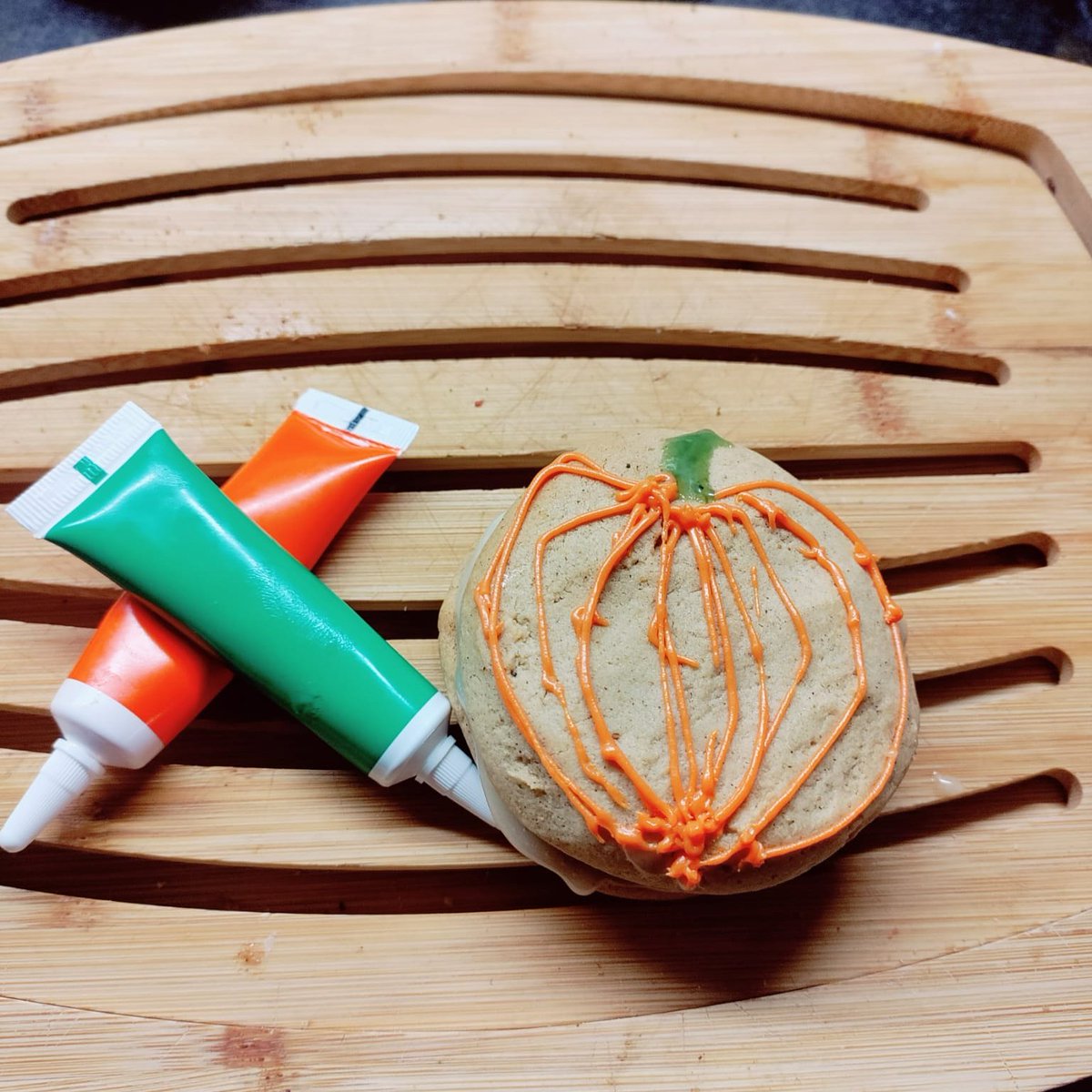 standtallscot's tweet photo. ๐ชLast night we baked Pumpkin Spice Cookies at our online cooking session. We host these every month for young people across Scotland!
What do you think of our decorations? ๐๐
#OurKitchen https://t.co/UxUJuv7tMQ