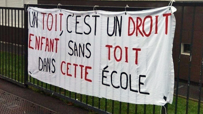 Une enfant de 3 ans, de l'école Sadi Carnot d'Argenteuil, alterne, avec sa mère, les hébergements par le 115 dans des hôtels aux 4 coins du département et les périodes de rue. La pétition ➡ bit.ly/3s9JnFx cc @fcpe95 <a href="/jamaissanstoit/">Jamais Sans Toit</a> <a href="/OlivierKlein93/">Olivier Klein</a> <a href="/PaulVannierFI/">Paul Vannier</a>