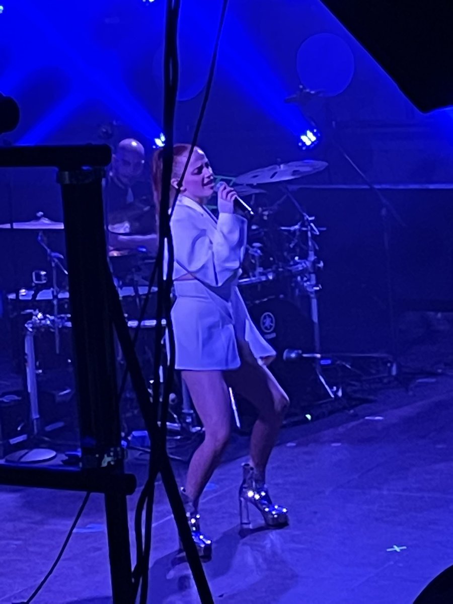 veget3000's tweet photo. BELLISSIMA serata ❤️ grazie di tutto @NaliOfficial #annalisa #nali #naliannalisa #nuda10club #nuda #nuda10 #nuda10clubtour #annalisascarrone #scarrone #veget3000 #club #vipertheatre #viper #firenze #selfie #selfies #musica #music @vipertheatre https://t.co/EHBeANUTTF