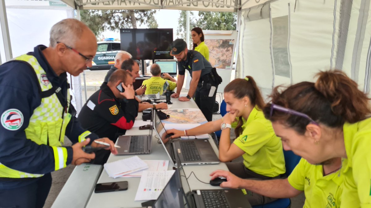 E112Andalucia's tweet photo. #Simulacro #RespuestA22 #Huelva @UMEgob ha participado activamente con unidades de intervención como el #VELIRE o el #GIETMA (Grupo de Intervención en Emergencias Tecnológicas y Medioambientales). https://t.co/egk4vaDpJt