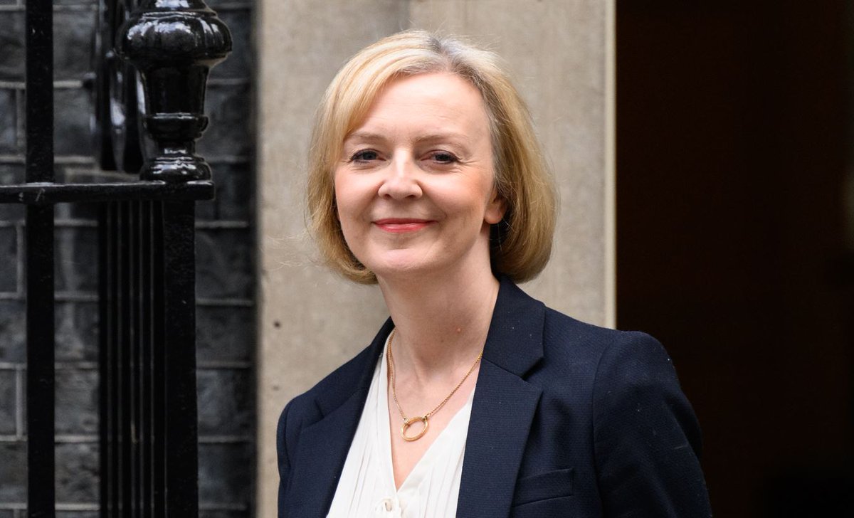 WalesOnline's tweet photo. BREAKING: Liz Truss stands down as Prime Minister - follow the latest https://t.co/Y03pLWYIl9 https://t.co/sHQ4xck66a