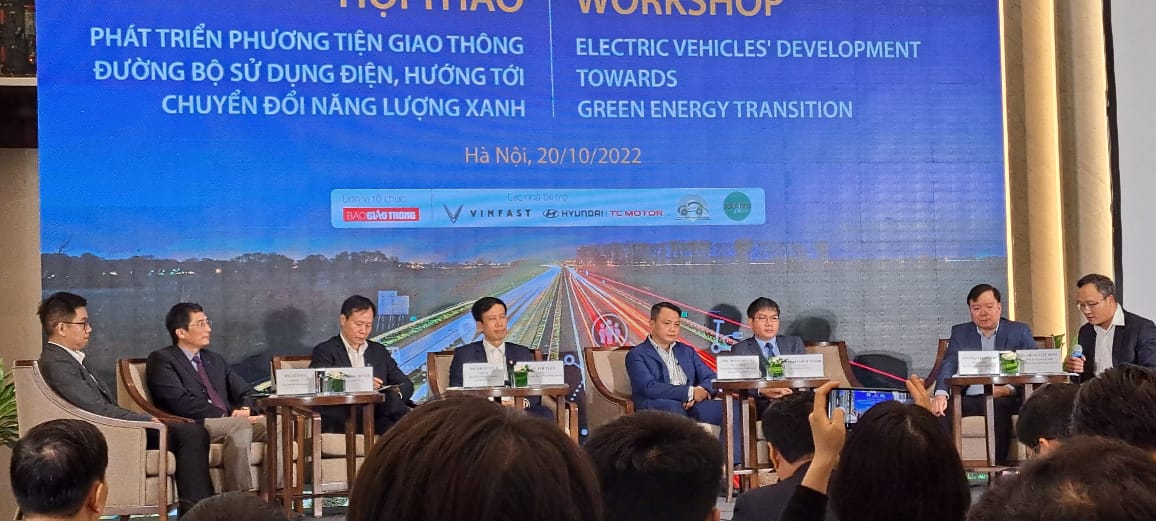 Great exchange today on the development of locally produced electric vehicles in Vietnam, showcasing the local demonstrations in Hanoi under SOLUTIONSplus and the collaboration with @UNEP @GIZ and others. Thanks to #UTT Hanoi and @cleanairasia