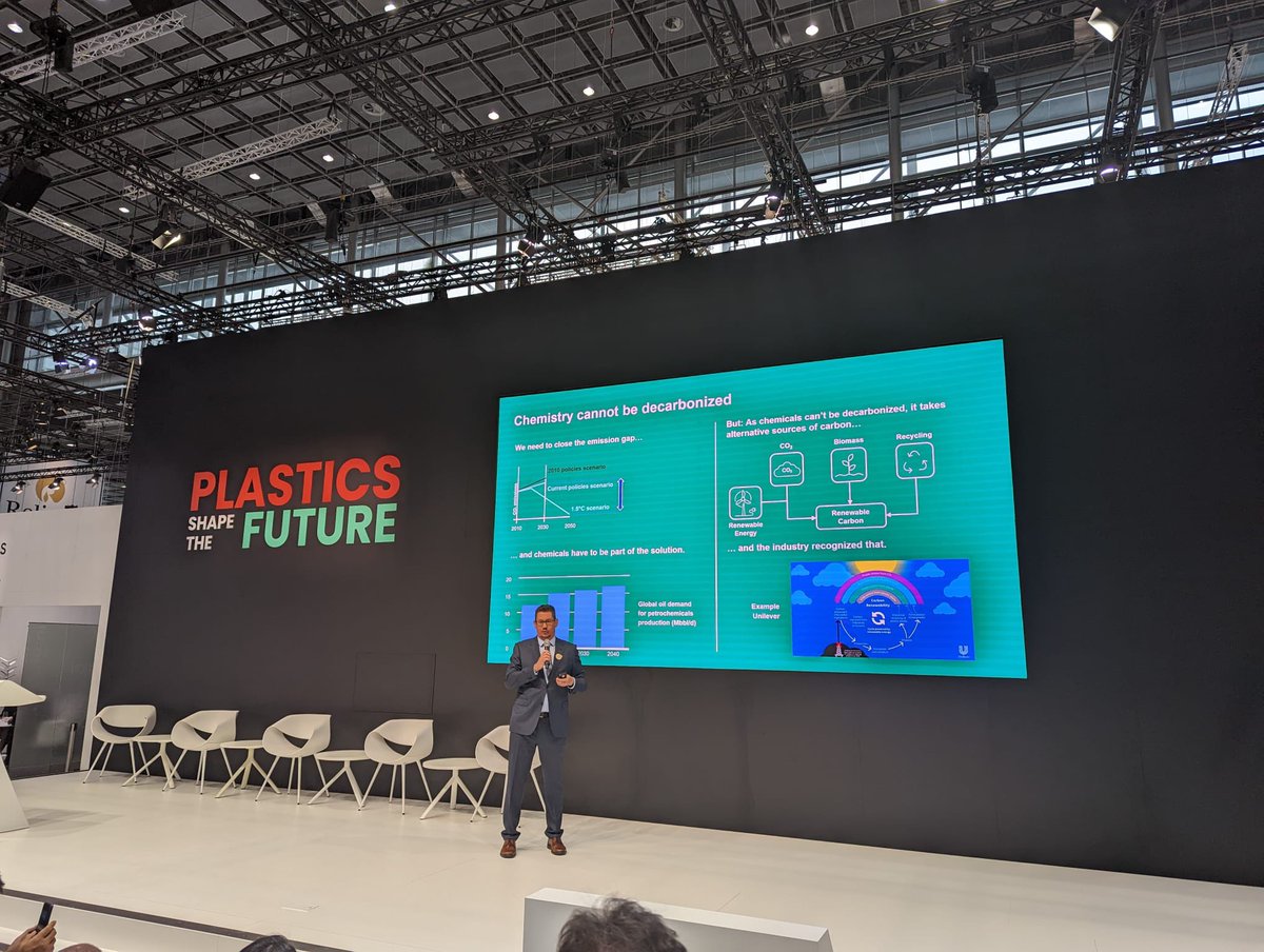 sylvieaitken14's tweet photo. @NesteGlobal LarsBoerger @PlasticsEurope @K_tradefair limiting our use of fossil through collaboration- pilot project converting cooking oil @McDonalds into clear cups #changingplasticsforgood https://t.co/7JHYfnoPak
