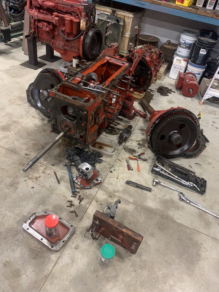van_beets's tweet image. First time trying to restore a older tractor.  this is a 1256 international
