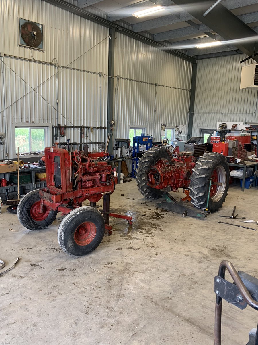 van_beets's tweet image. First time trying to restore a older tractor.  this is a 1256 international