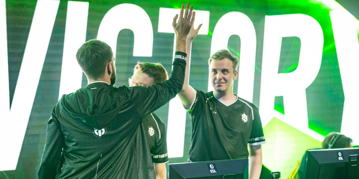 ESLDota2's tweet photo. ⏰ 1 Hour 47 minute game (longest main stage game in TI history)
⚔️ 8 Roshans
💰 130k gold lead
🤢 cringe pause at the end

🔥 IT'S TI ALRIGHT 🔥

Congrats to @EntityEurope! 👏 https://t.co/oAW4l640gX