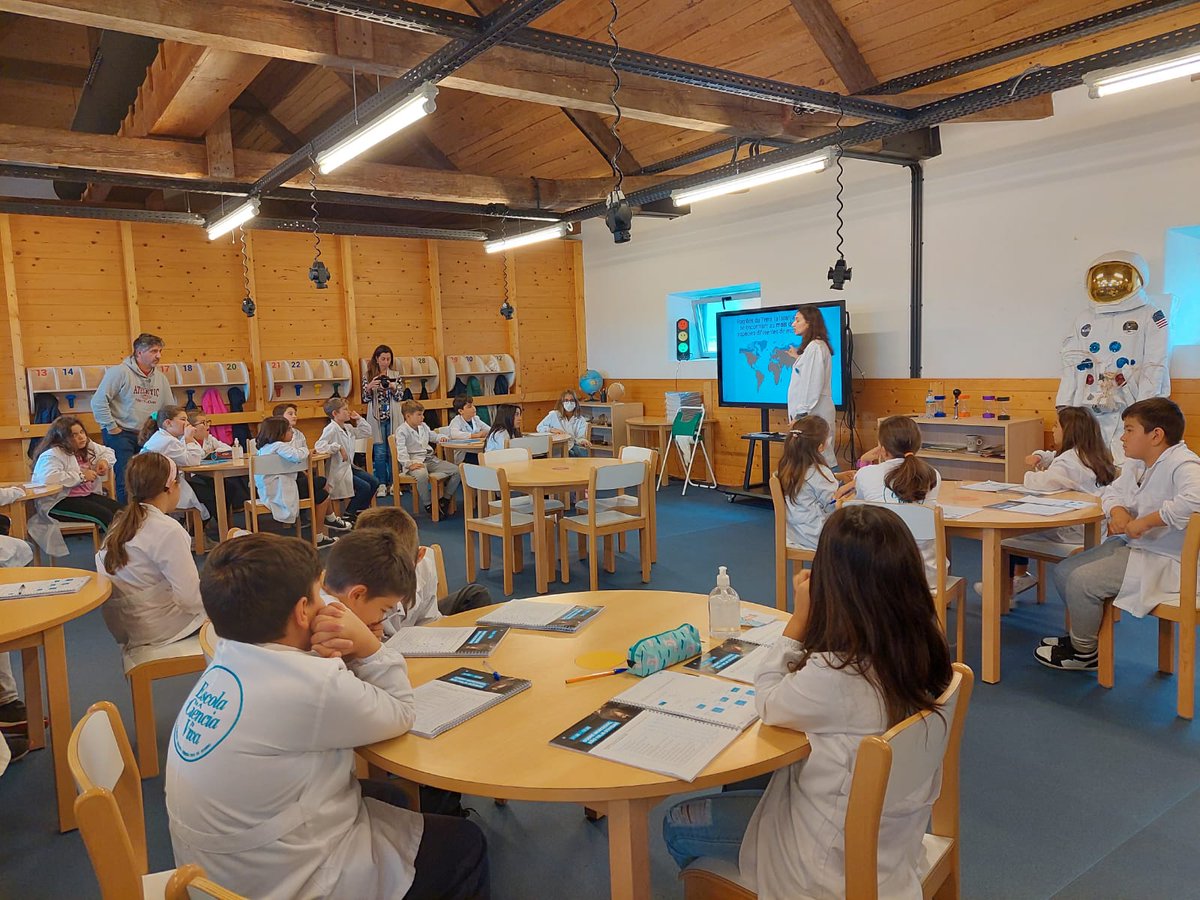 moliempresa's tweet photo. 🚀💡 Avui visitem la l'Aveiro Tech City Initiative i Aveiro Tech City Living Lab. Aveiro, una ciutat més connectada i intel·ligent, a través de la tecnologia.
@cmolesgual @gencat @emprencat @AjuntaMartorell #startupsystem #portugalecosystem #innovation #PTinnovationjourney https://t.co/VSScPo5dIS