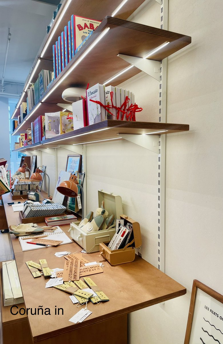 Coruna_in's tweet photo. cosas bonitas en papelería y material de oficina. Además muchas de ellas podrán ser personalizadas en el momento
Como complemento dispone de la zona #zaracafe, para disfrutar de un café mientras compras (o no)
#coruñain 
#coruña #acoruña 
#comprascoruña #zarahome #inditex https://t.co/5yFRZU3qak