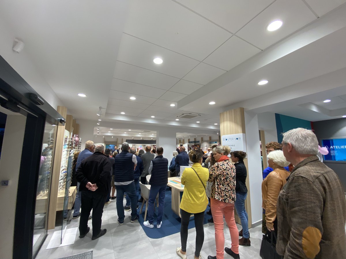 mutualite70's tweet photo. [𝑰𝒏𝒂𝒖𝒈𝒖𝒓𝒂𝒕𝒊𝒐𝒏]
Mercredi 19 octobre, nous avons inauguré comme il se doit les nouveaux locaux d'Écouter Voir et le nouveau magasin @BEM_HS situés au 2 rue des Voituriers à #Lure!
Nous tenons à remercier tous nos invités, salariés et administrateurs pour leur présence🙂 https://t.co/Juwd71cJqx