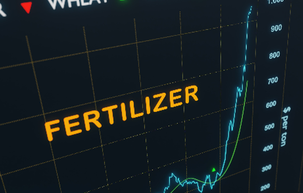 COPACOGECA's tweet photo. #Fertiliser markets are in crisis in 🇪🇺 and the @EU_Commission has announced it will present a communication on the topic on 9 November. Here is a thread to understand 1⃣) why it matters and 2⃣) what are the ins and outs of this crisis from the farmers' point of view 1/10 https://t.co/rJFEGR7zK9