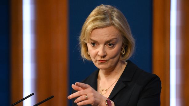 Liz Truss has resigned as PM after just six weeks in the job.

The PM has been clinging to power in recent days, resulting in a number of her own MPs calling for her to go.

mirror.co.uk/news/politics/…