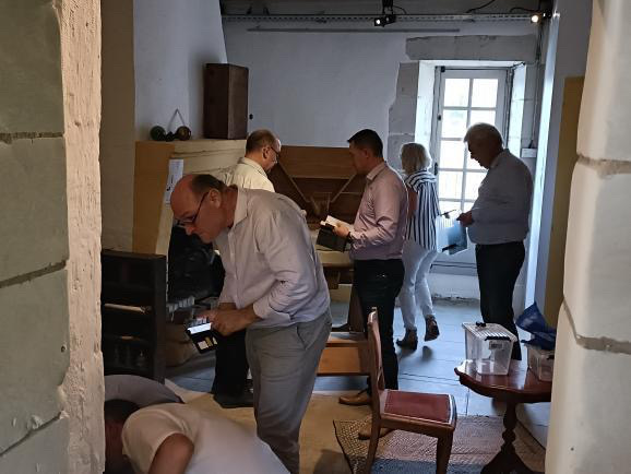 OTChatellerault's tweet photo. Merci à l'entreprise Magneti Marelli pour sa confiance🙏

Le service Groupes de #ChatelleraultTourisme était ravi d'accueillir les participants au Moulin de Chitré pour un jeu d'énigmes en partenariat avec Chronoscape (escape game à domicile).

#Châtellerault #VouneuilsurVienne https://t.co/Wigt0ScF0f