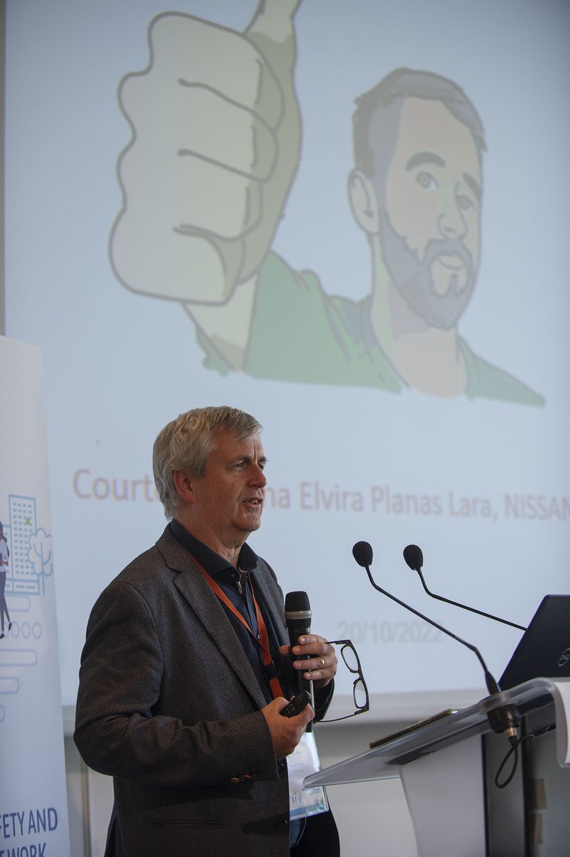 EUROSHNET's tweet photo. Will #AI-enabled wearable robots make #exoskeletons more friendly? Joseph McIntyre from @tecnalia presents the research efforts at #ESN2022 #ESN22 https://t.co/ca4yVBI7o7