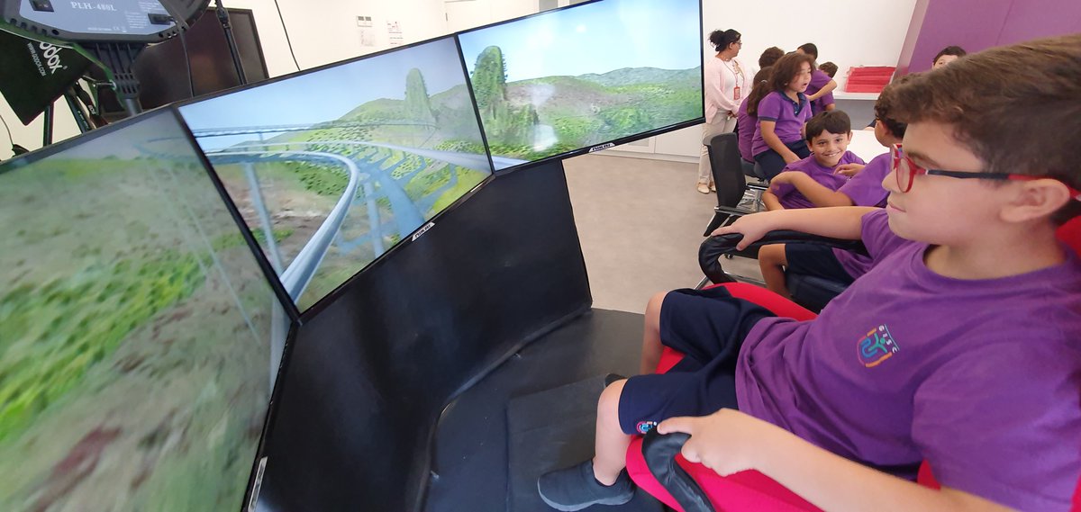 dwdeeds's tweet photo. VR SIMULATOR class today at GEMS International School Cairo. #vr #virtualreality #k12 #edtech #edtechchat #edchat #gems #gemseducation #gemscairo #gisc #egypt #internationalschool https://t.co/qwn4AIYsig